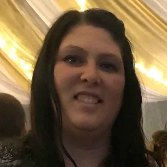 Meet your Posher, Angie - Picture 1 of 1